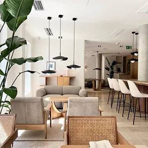 https://hotel-adelante.find-berlin-hotels.com